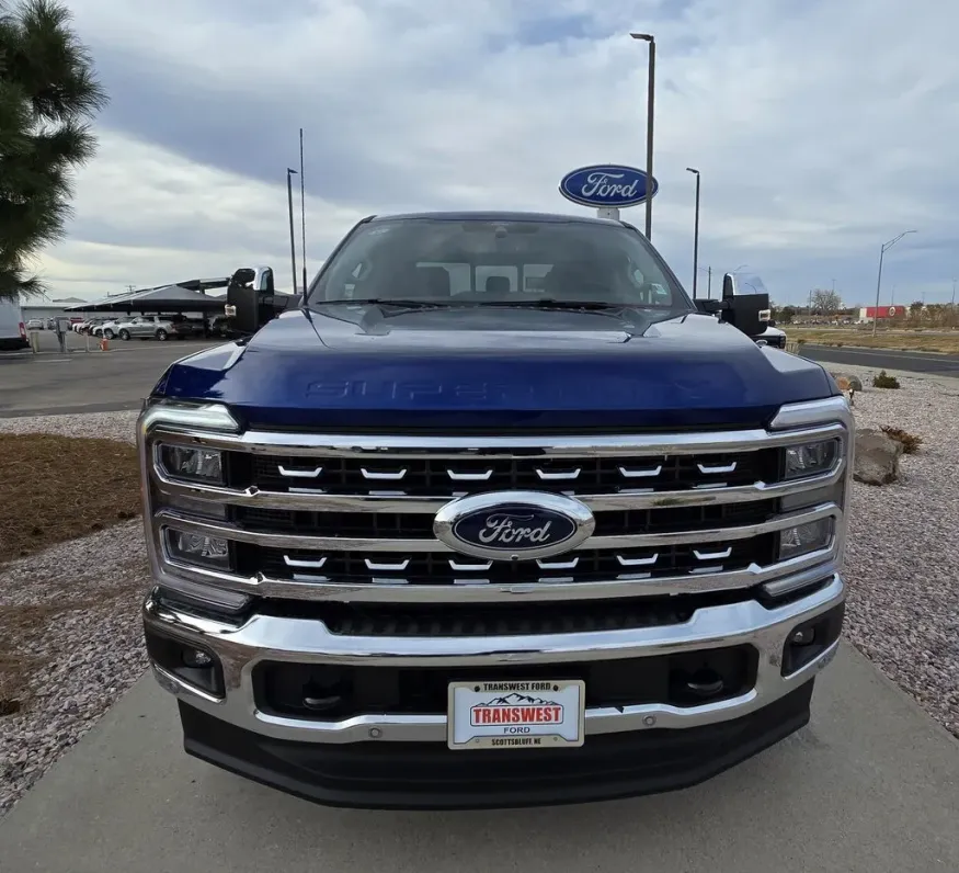 2026 Ford Super Duty F-350 | Photo 4 of 36