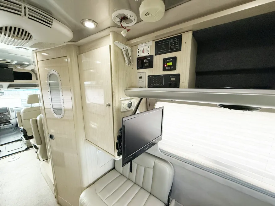 2013 Airstream Interstate EXT Lounge | Photo 12 of 20