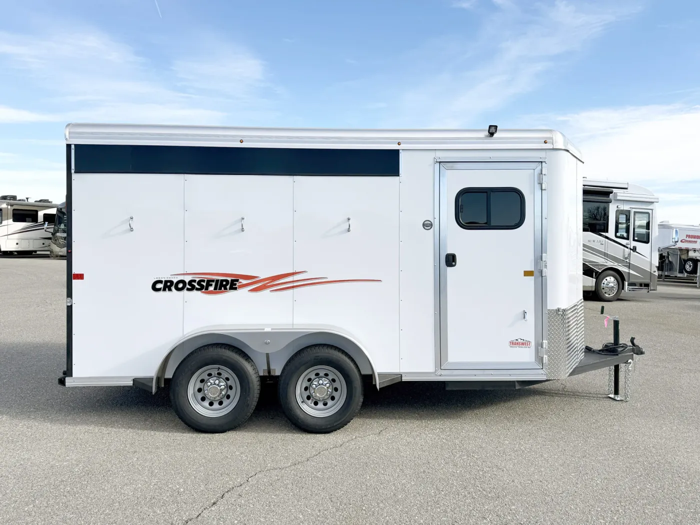 2026 Logan Coach Crossfire 3HBP | Photo 3 of 13