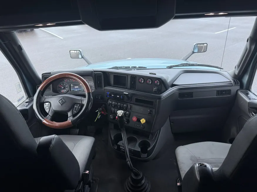 2019 International LT625 | Photo 15 of 15