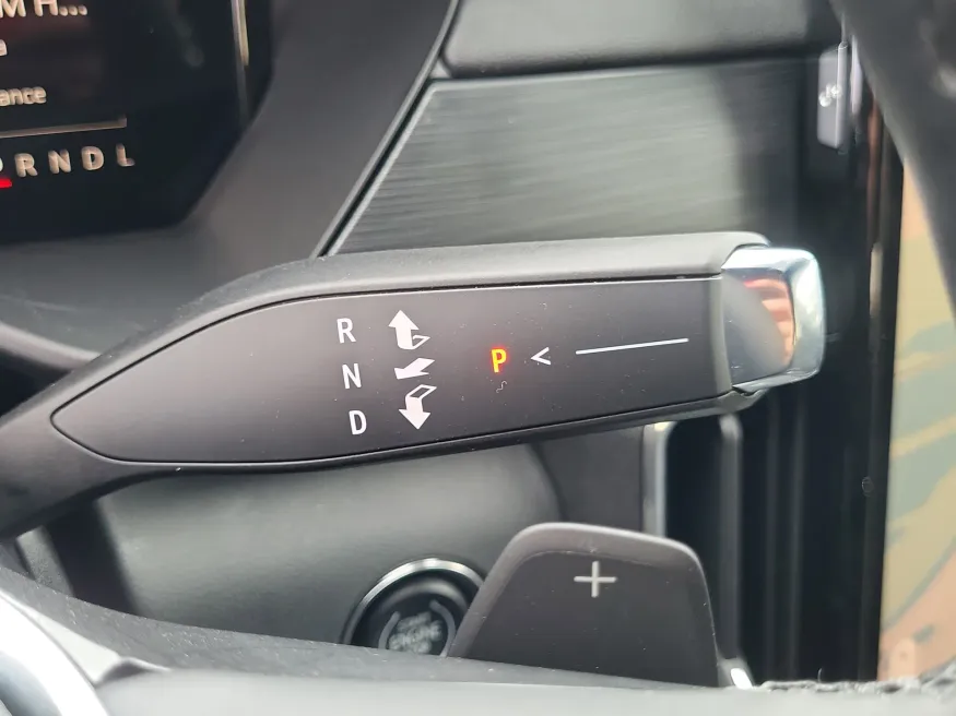 2026 GMC Acadia AWD Elevation | Photo 18 of 24