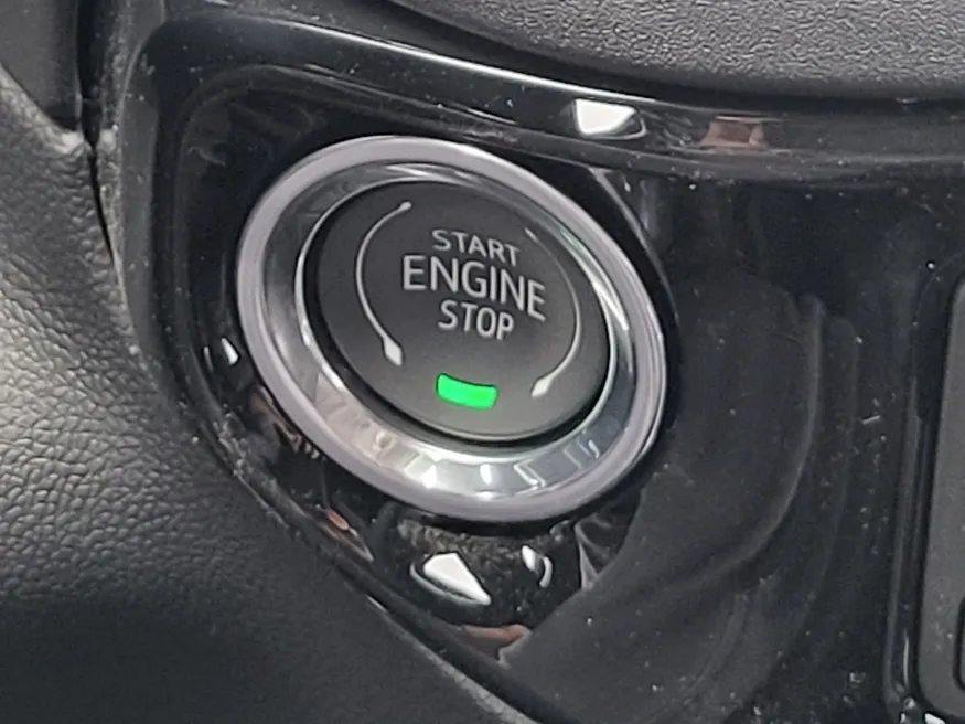 2026 GMC Sierra 1500 SLT | Photo 18 of 26