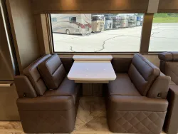 2027 Newmar Essex 4551 | Thumbnail Photo 14 of 39