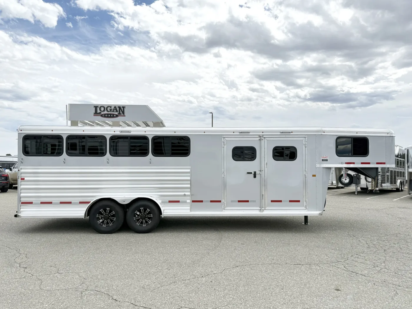 2026 Logan Coach Riot 4HGN | Photo 3 of 18