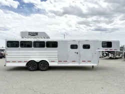 2026 Logan Coach Riot 4HGN | Thumbnail Photo 3 of 18