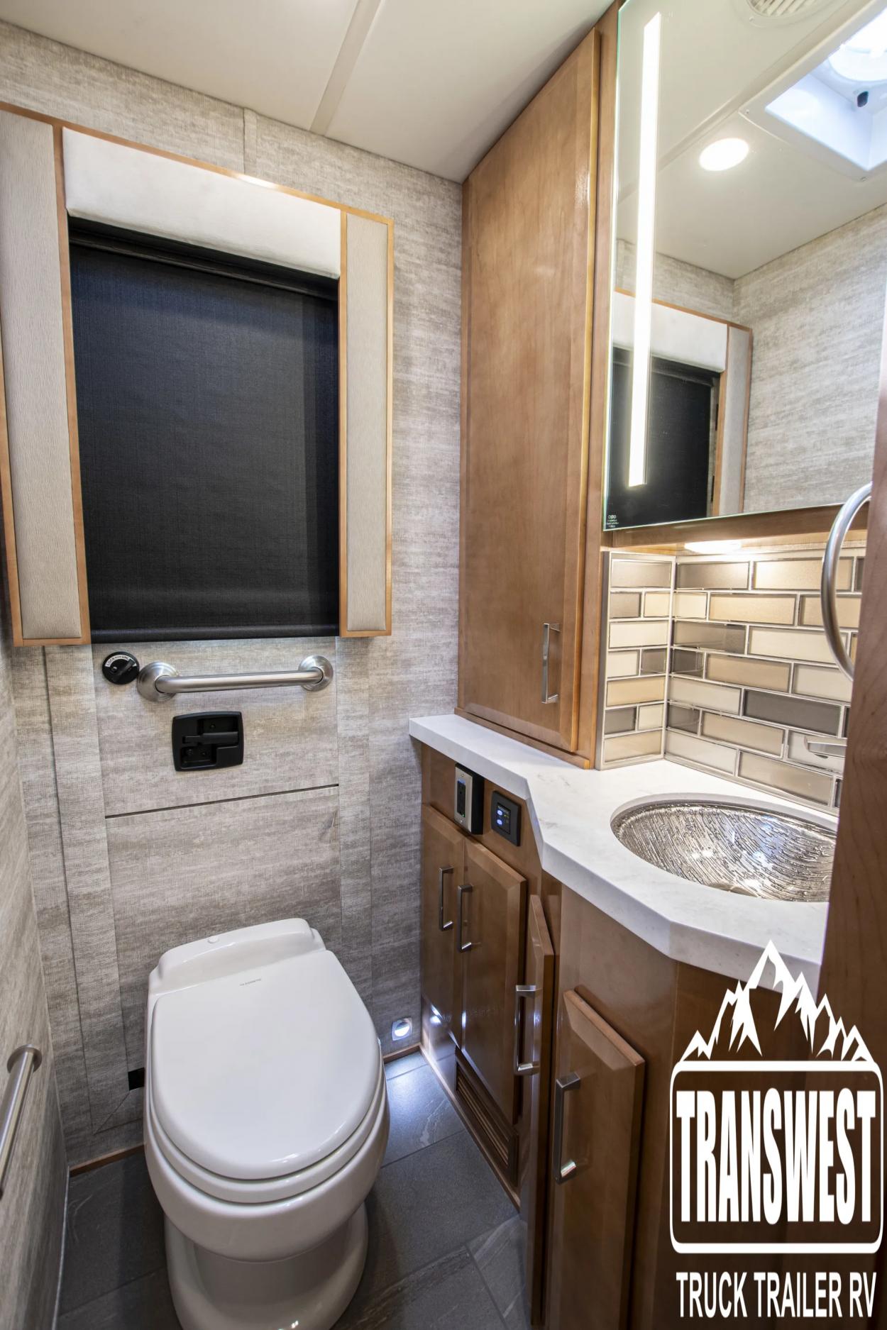 2023 Newmar New Aire 3547 | Photo 18 of 42
