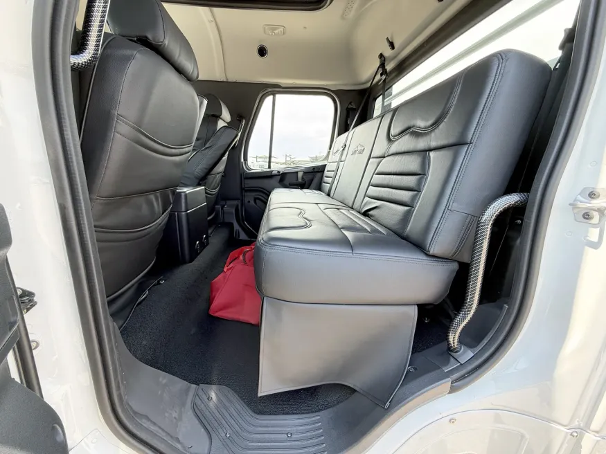 2026 Freightliner M2 112 SUMMIT HAULER | Photo 11 of 24