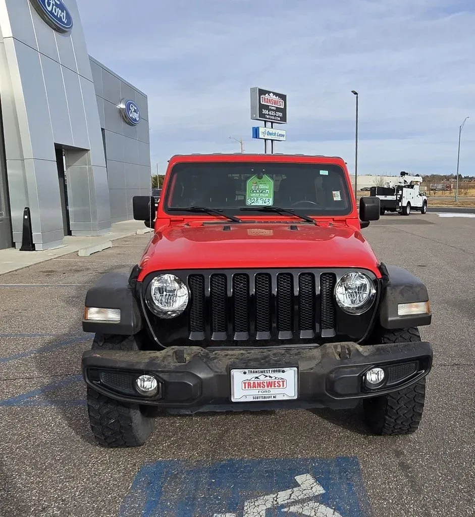 2021 Jeep Wrangler Unlimited | Photo 2 of 28