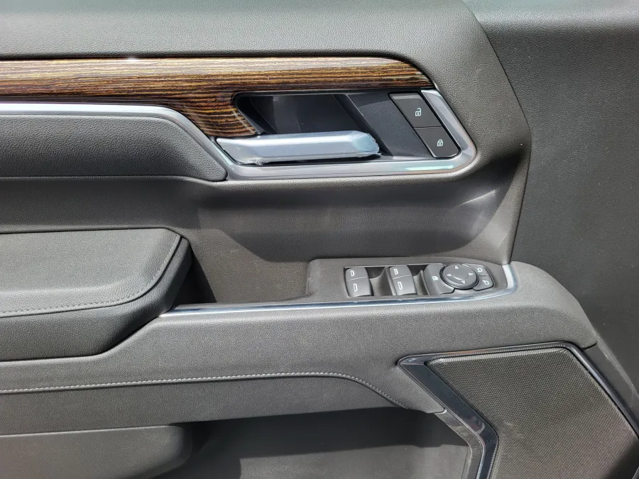 2026 GMC Sierra 1500 Elevation | Photo 18 of 24