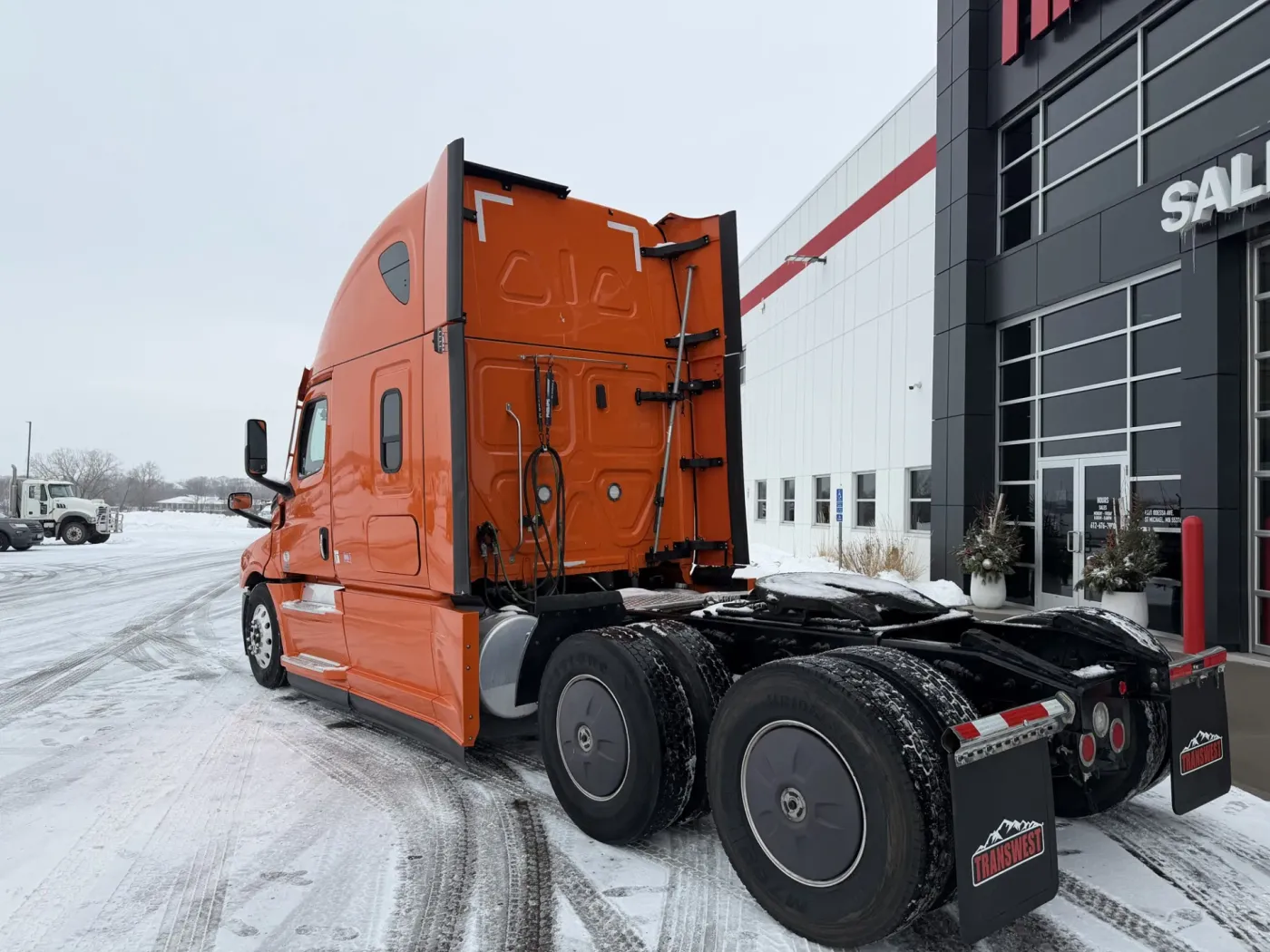 2022 Freightliner Cascadia | Photo 4 of 10