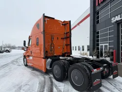 2022 Freightliner Cascadia | Thumbnail Photo 4 of 10
