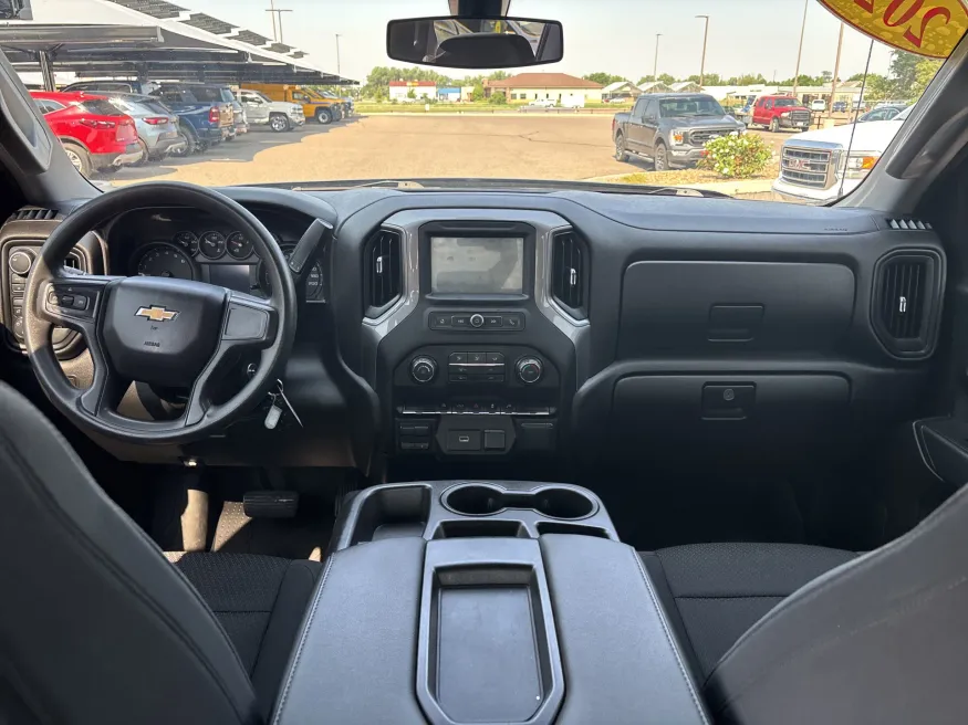 2020 Chevrolet Silverado 1500 Custom | Photo 9 of 18