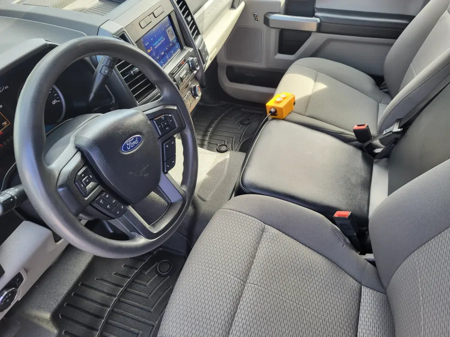 2022 Ford Super Duty F-550 | Photo 11 of 24