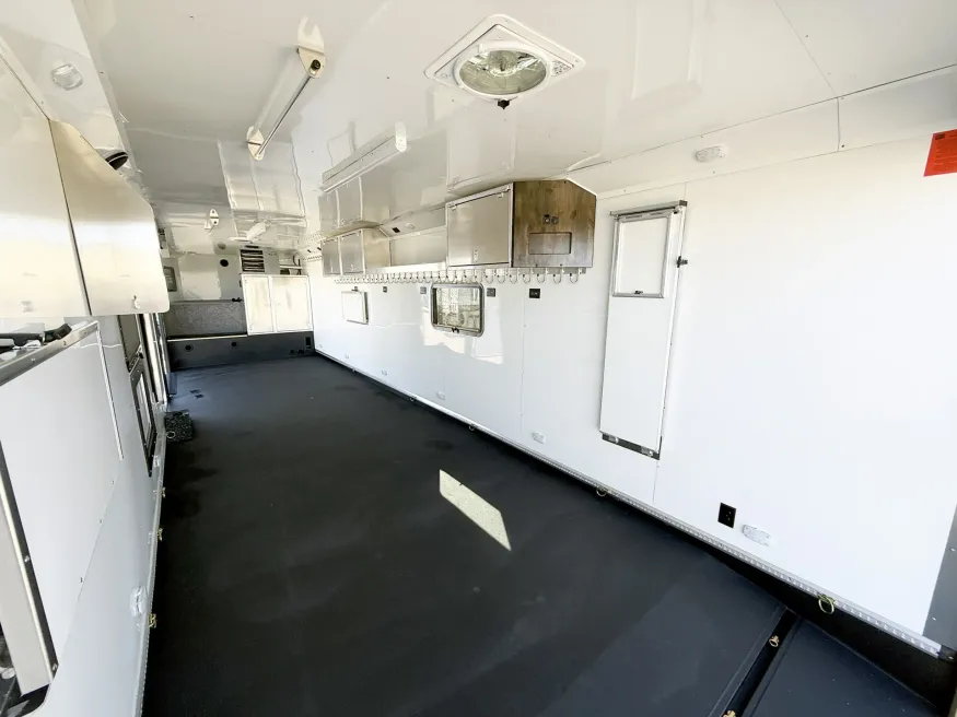 2026 Logan Coach Horse Power | Photo 8 of 24