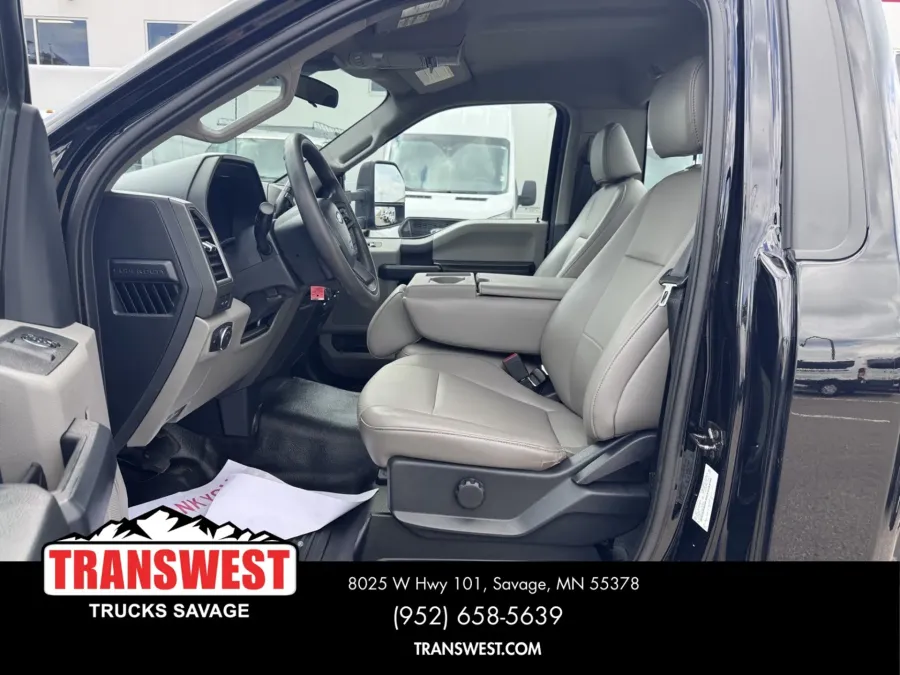 2022 Ford F-550 | Photo 7 of 12