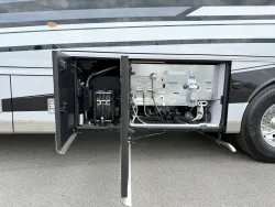 2026 Newmar Dutch Star 4369 | Thumbnail Photo 33 of 34