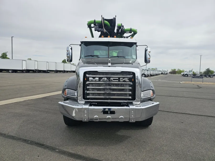 2024 Mack Granite | Photo 2 of 31