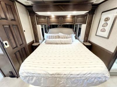 2023 Newmar Supreme Aire 4509 | Thumbnail Photo 17 of 37