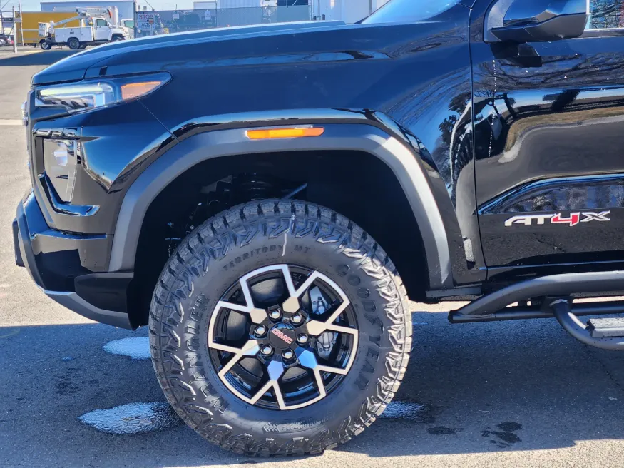 2026 GMC Canyon 4WD AT4X | Photo 4 of 25