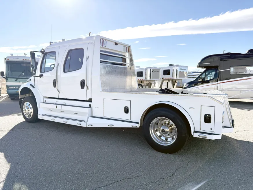 2023 Freightliner M2 106 Summit Hauler | Photo 14 of 22