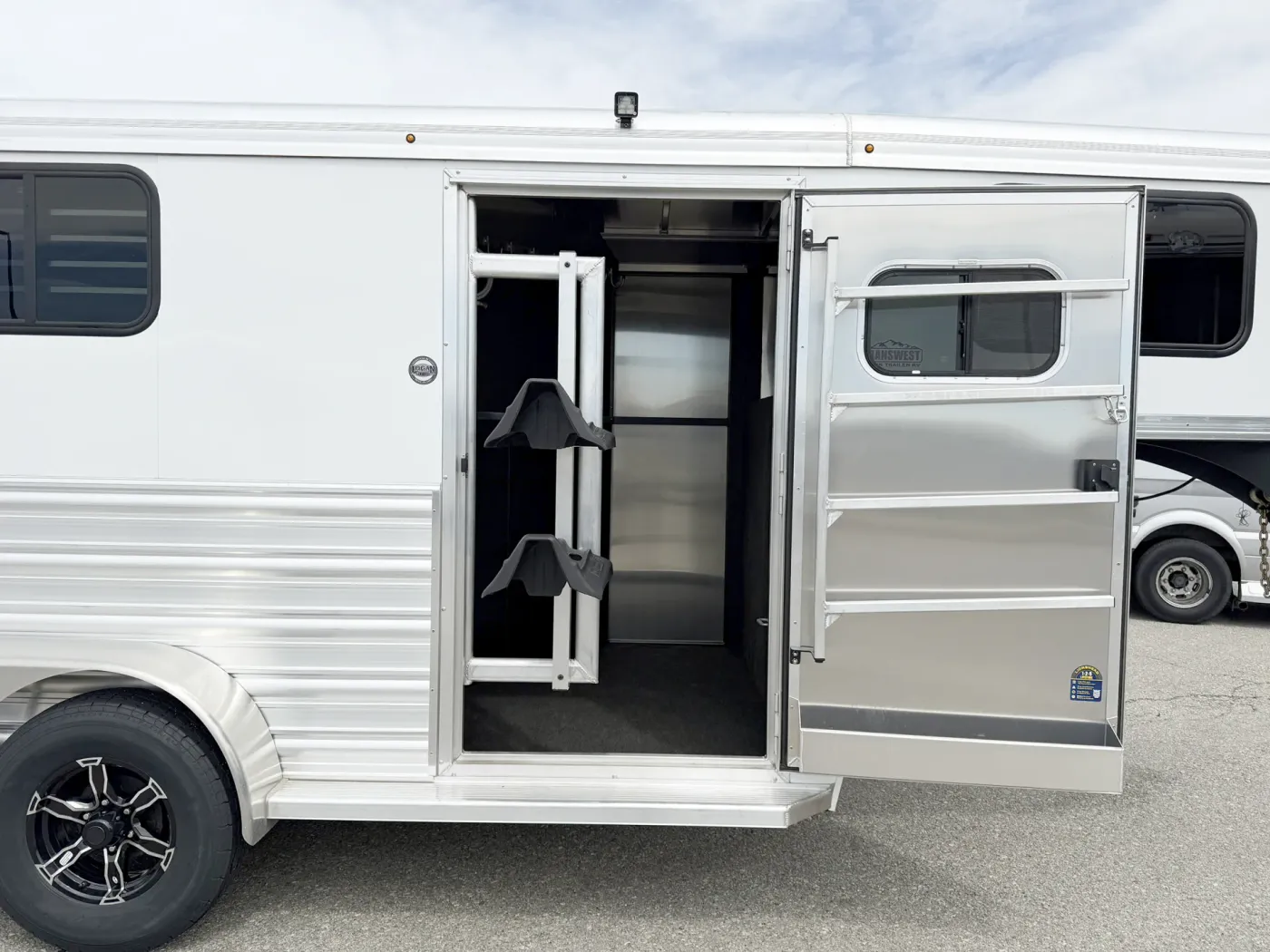 2026 Logan Coach Bullseye 2HGN | Photo 4 of 14