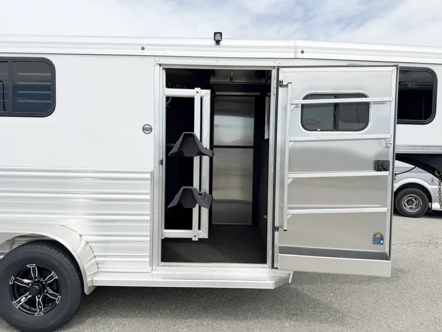 2026 Logan Coach Bullseye 2HGN | Photo 4 of 14