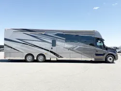 2026 Renegade XL 45QS | Thumbnail Photo 3 of 28