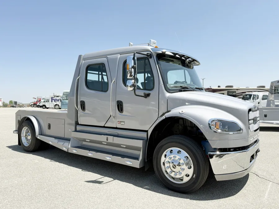 2025 Freightliner M2 106 Plus Summit Hauler | Photo 25 of 25