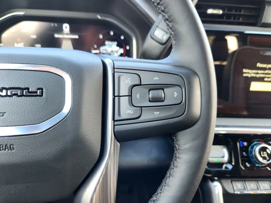 2025 GMC Sierra 3500HD Denali Ultimate | Photo 23 of 29