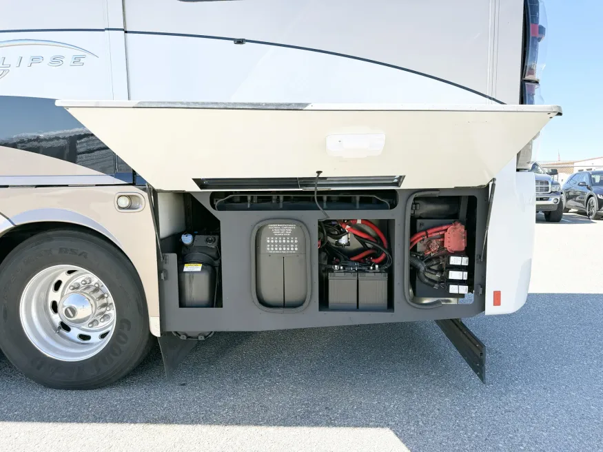 2012 Itasca Ellipse 42QD | Photo 28 of 32