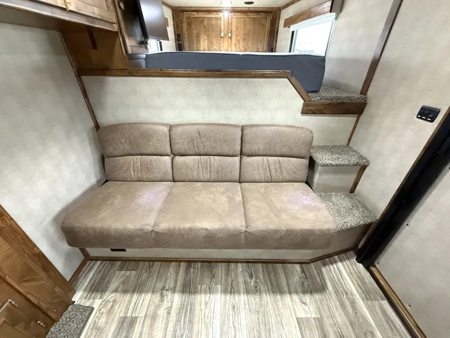 2023 Logan Coach Select 814 4HLQ | Photo 7 of 27