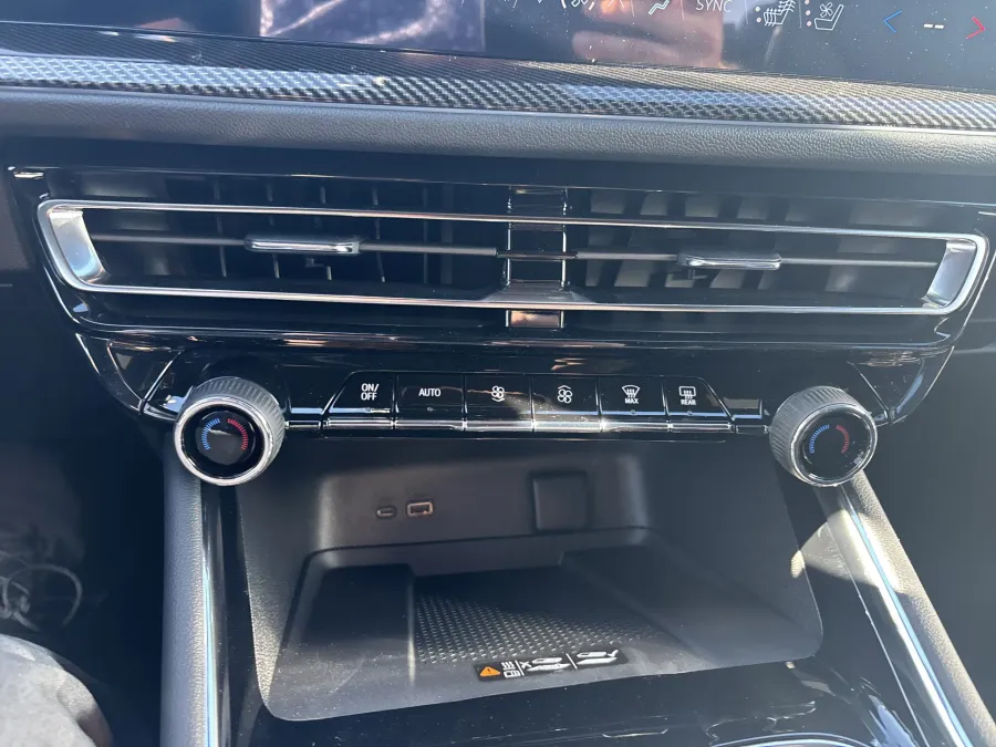 2026 Chevrolet Traverse AWD High Country | Photo 20 of 26