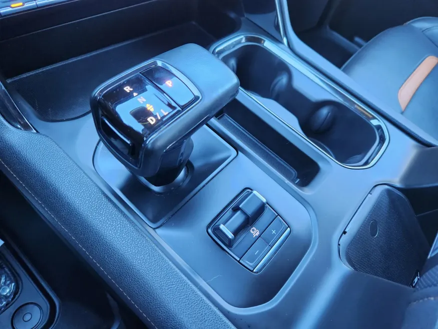 2023 GMC Sierra 1500 AT4 | Photo 28 of 31