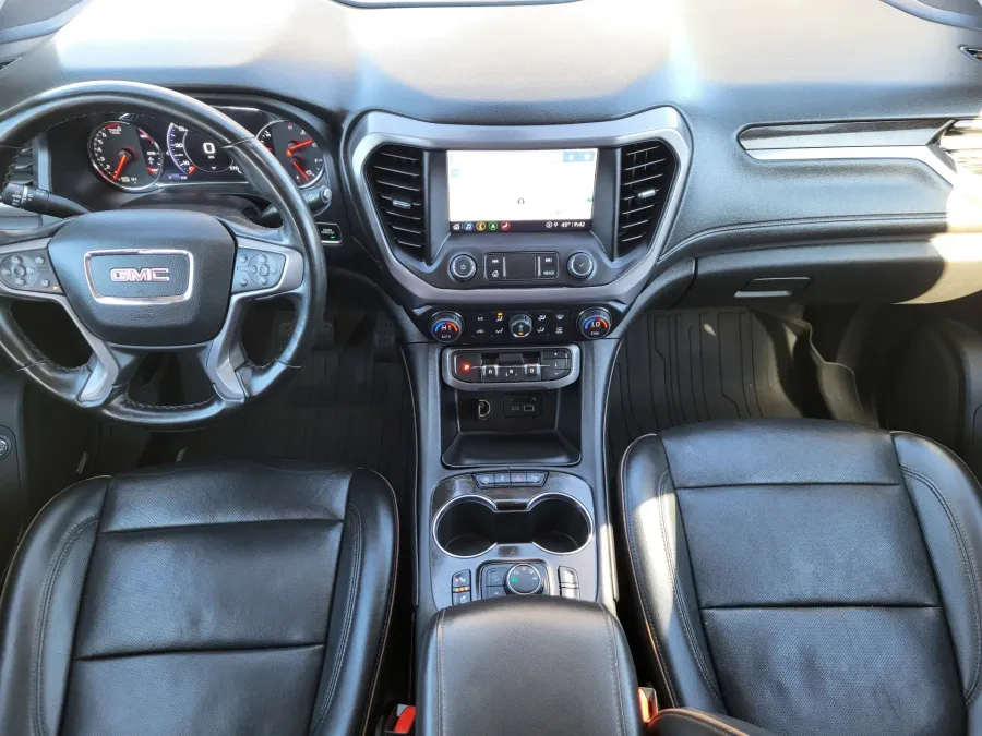 2023 GMC Acadia AT4 | Photo 22 of 27
