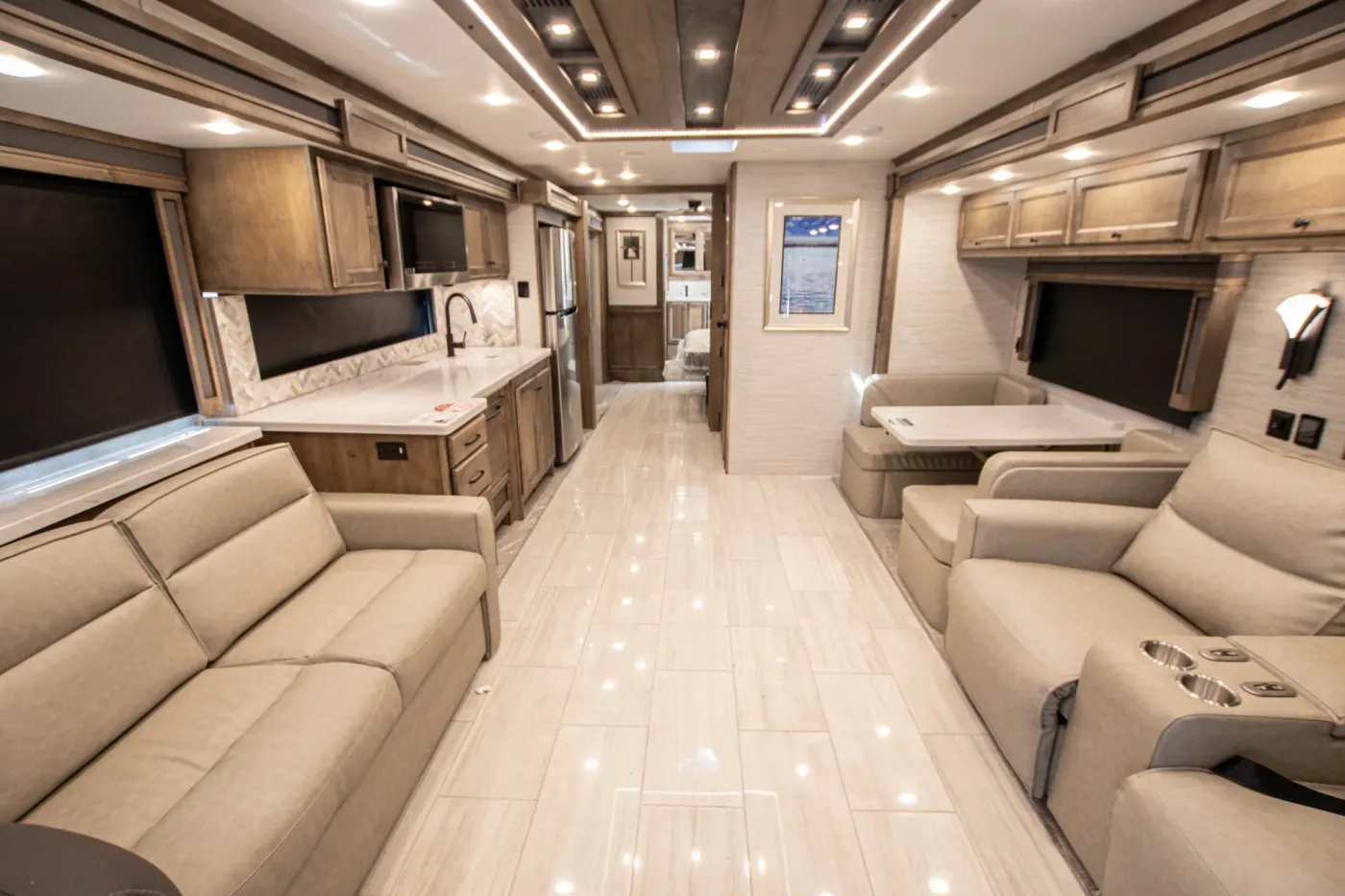 2026 Tiffin Allegro Red 37BA | Photo 3 of 27