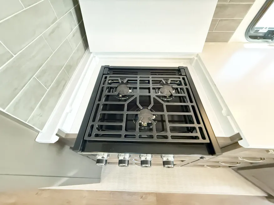 2027 Newmar Bay Star 3640 | Photo 12 of 31