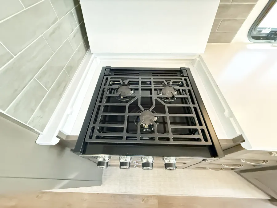 2027 Newmar Bay Star 3640 | Photo 12 of 31