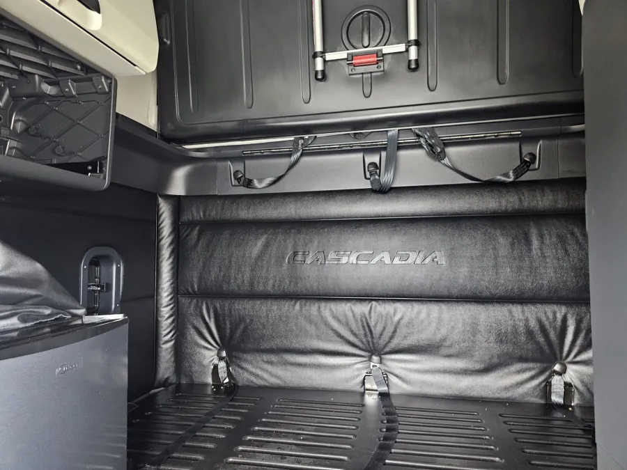 2023 Freightliner Cascadia | Photo 14 of 20