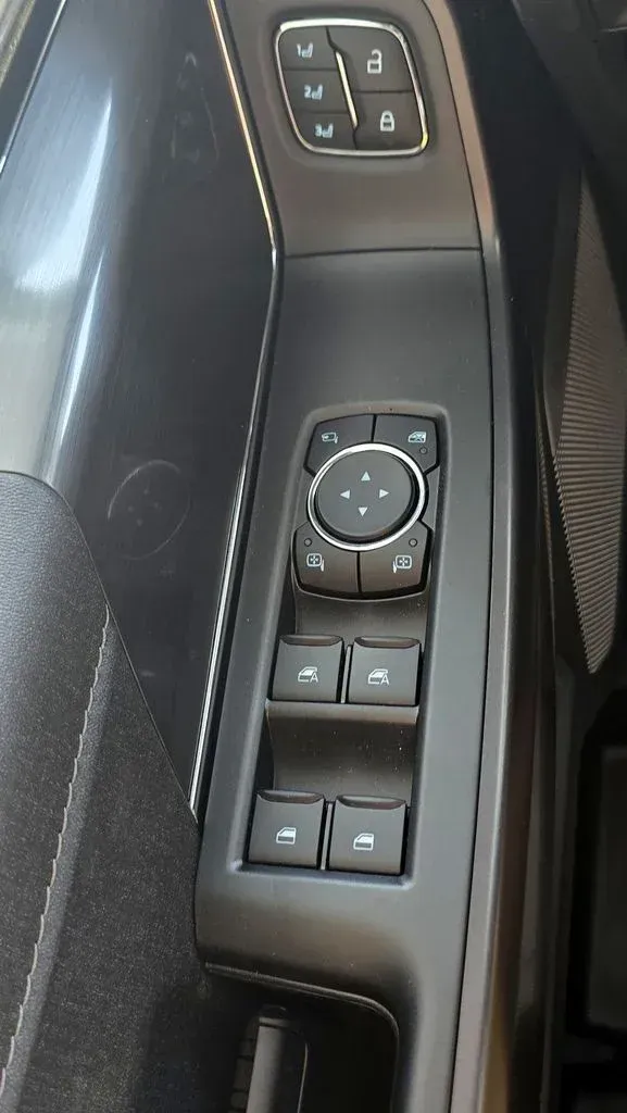 2026 Ford F-150 | Photo 13 of 31