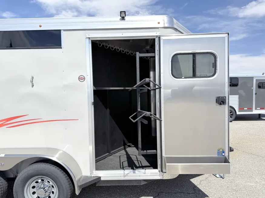 2026 Logan Coach Crossfire 2HBP | Photo 4 of 14