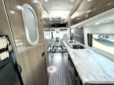 2018 Airstream Interstate EXT Grand Tour | Thumbnail Photo 6 of 28