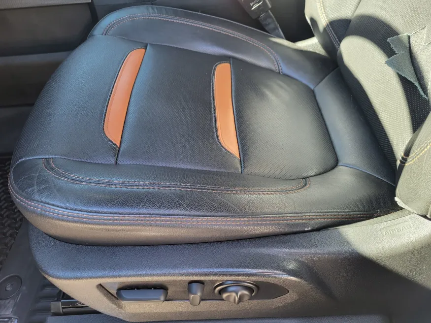 2022 GMC Sierra 3500HD AT4 | Photo 23 of 31