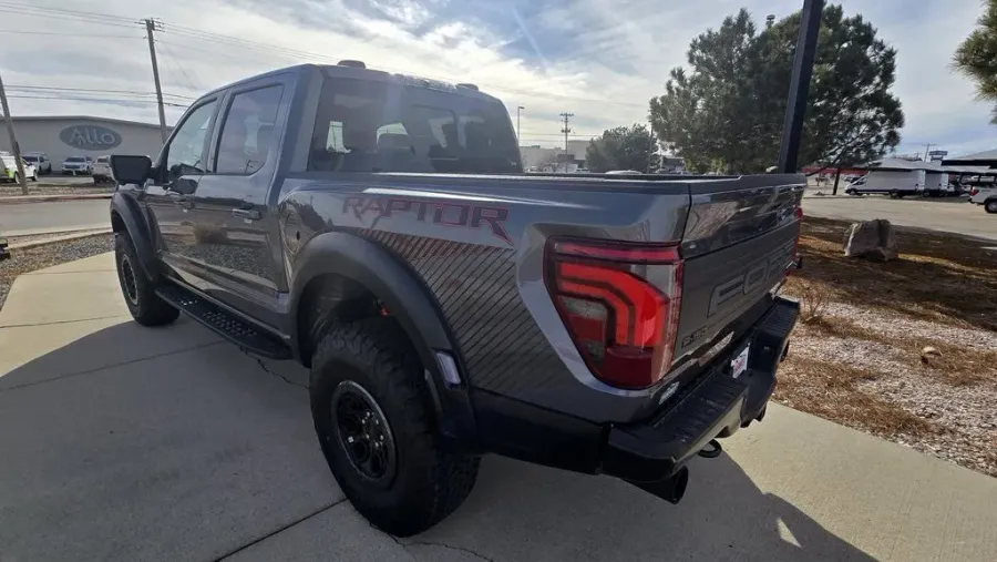 2025 Ford F-150 | Photo 6 of 32