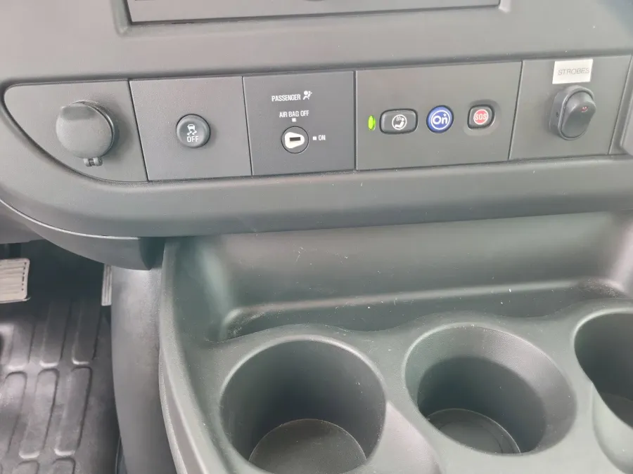 2025 GMC Savana Commercial Cutaway | Photo 16 of 20