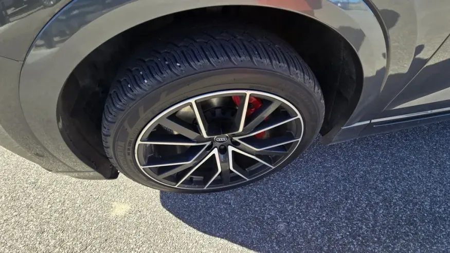 2019 Audi Q8 | Photo 10 of 29