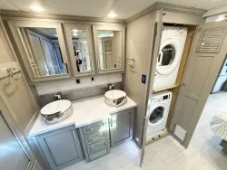 2026 Newmar Ventana 4369 | Thumbnail Photo 19 of 31