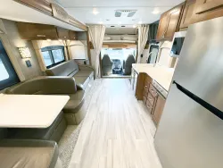 2022 Renegade Valencia 38RB | Thumbnail Photo 5 of 31