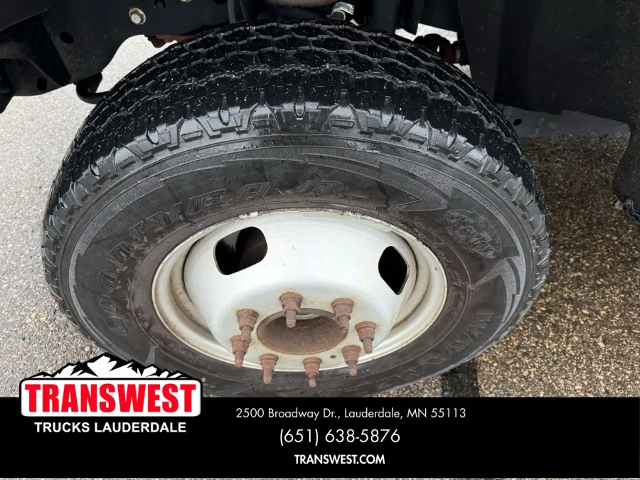 2011 Ford Super Duty F-350 XL | Photo 16 of 20