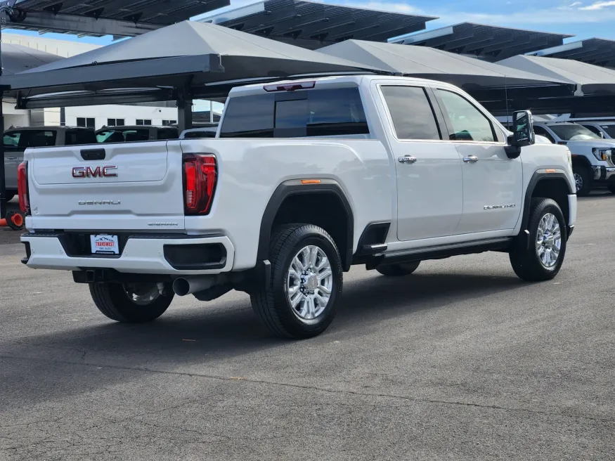 2022 GMC Sierra 2500HD Denali | Photo 2 of 21