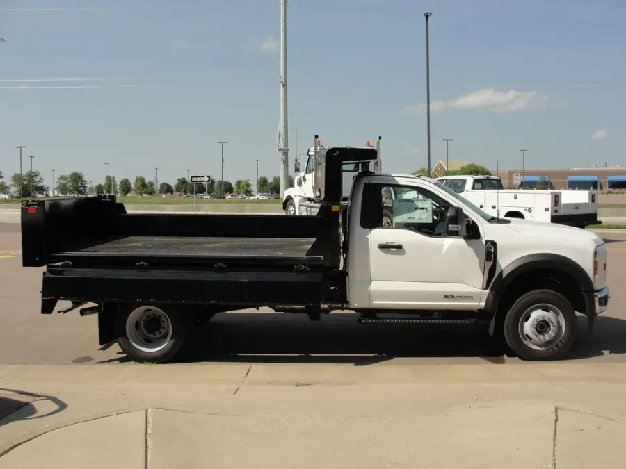 2025 Ford Super Duty F-550 XL | Photo 7 of 18